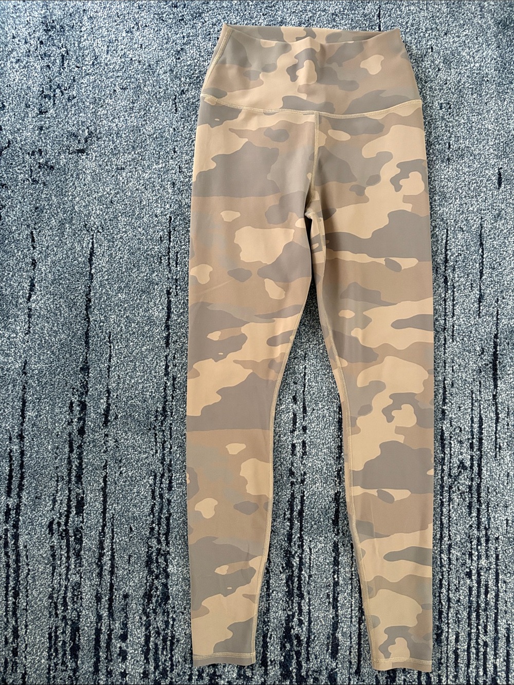 ALO Yoga Women's Beige Camo Athletic Shorts